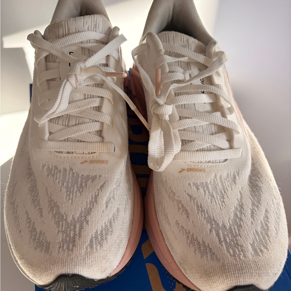 Brooks Launch 11 Women's 8 White Pink Gold Running Shoes - Picture 10 of 10